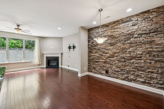 419 Waterbrook Dr, Mount Juliet, TN 37122