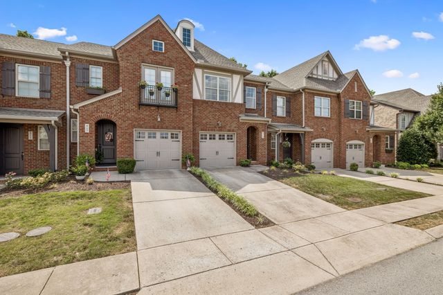 419 Waterbrook Dr, Mount Juliet, TN 37122