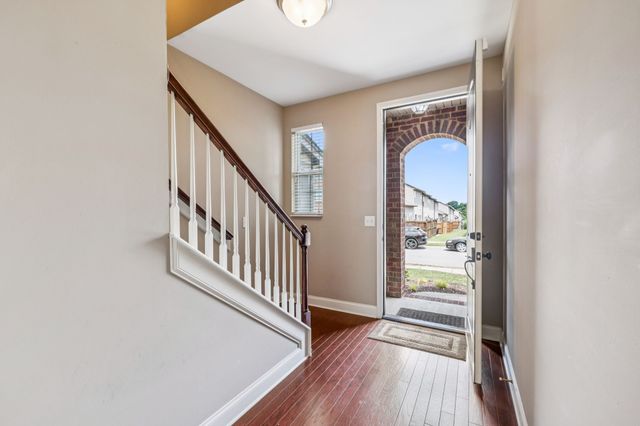 419 Waterbrook Dr, Mount Juliet, TN 37122