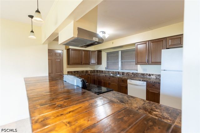 235 SE 45th ST, Cape Coral, FL 33904