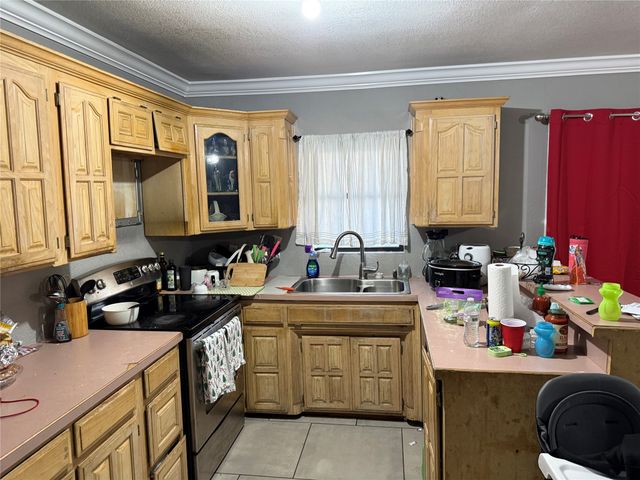 1733 Continental Drive, Blue Mound, TX 76131