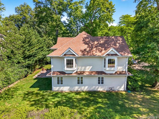 60 Plymouth Road, Great Neck, NY 11023