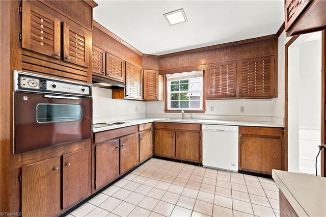 2008 Medhurst Drive, Greensboro, NC 27410