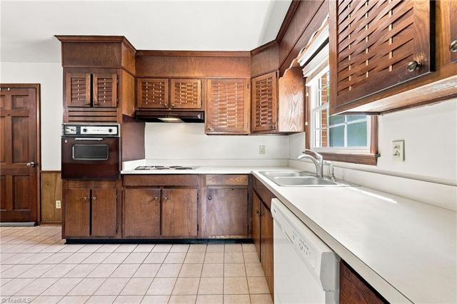 2008 Medhurst Drive, Greensboro, NC 27410