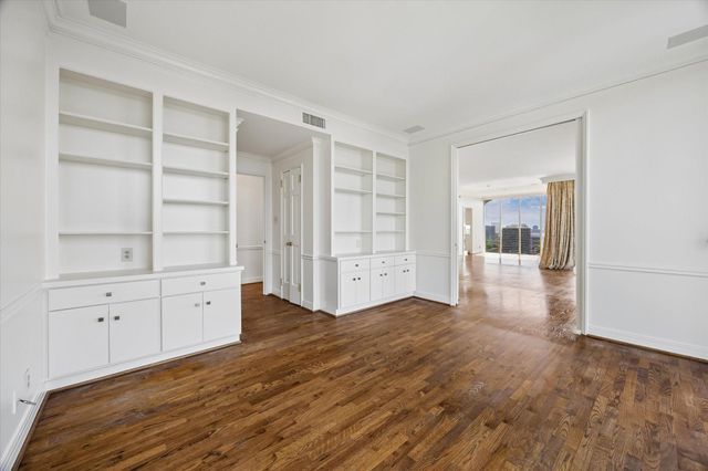 3711 San Felipe Street 14A, Houston, TX 77027