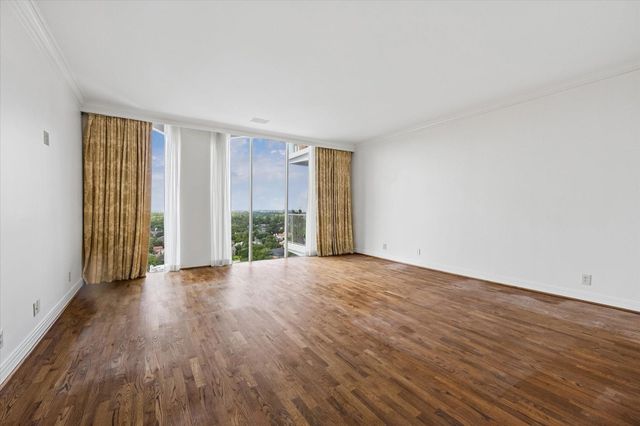 3711 San Felipe Street 14A, Houston, TX 77027