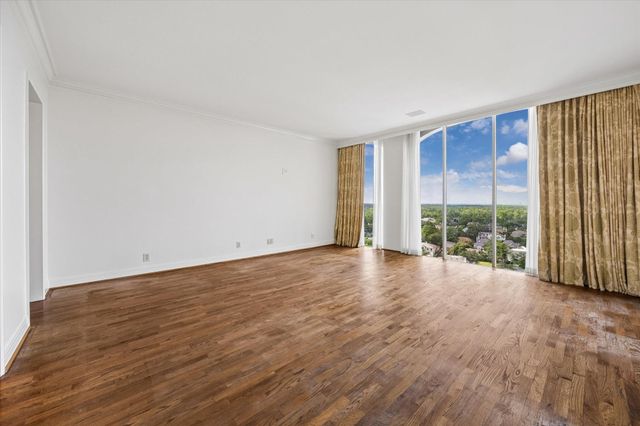 3711 San Felipe Street 14A, Houston, TX 77027