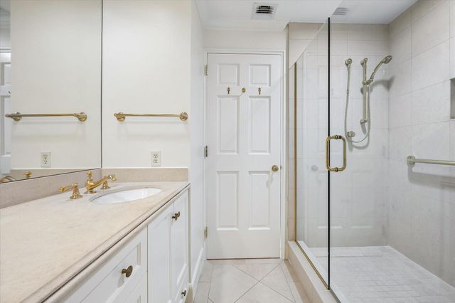 3711 San Felipe Street 14A, Houston, TX 77027