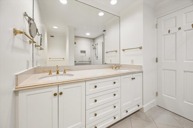 3711 San Felipe Street 14A, Houston, TX 77027