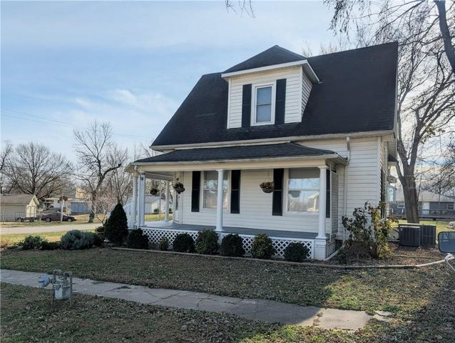 923 Cherokee Street, Humboldt, KS 66748