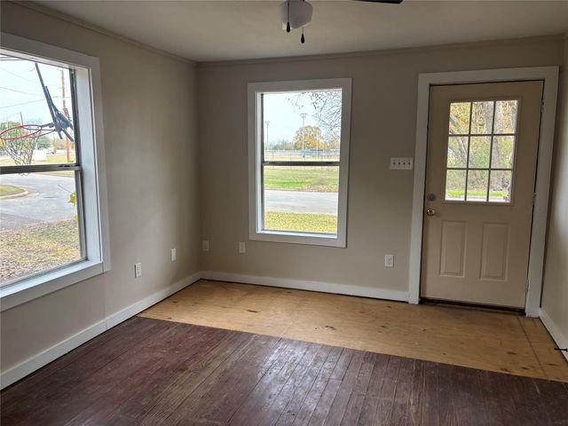 1001 S 5th Street, Crockett, TX 75835