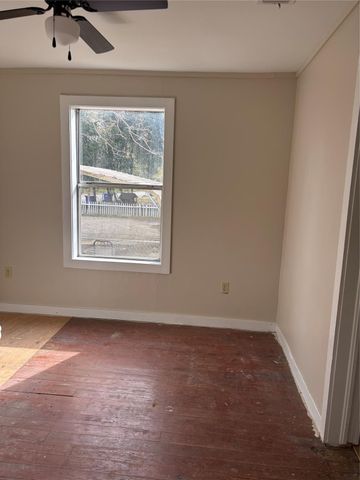 1001 S 5th Street, Crockett, TX 75835