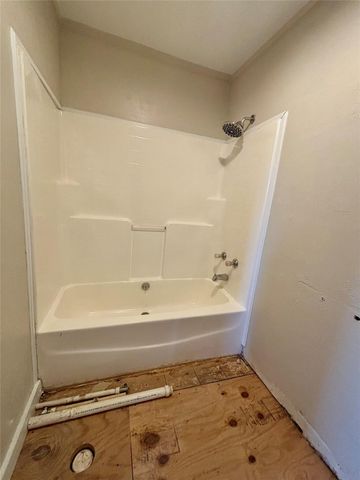 1001 S 5th Street, Crockett, TX 75835