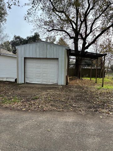 1001 S 5th Street, Crockett, TX 75835