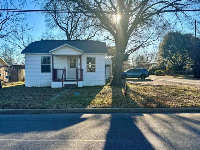 1001 S 5th Street, Crockett, TX 75835