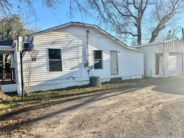 1001 S 5th Street, Crockett, TX 75835