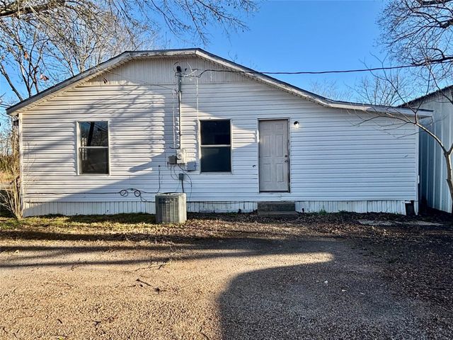 1001 S 5th Street, Crockett, TX 75835