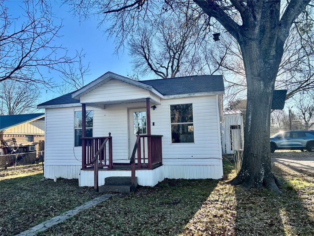 1001 S 5th Street, Crockett, TX 75835