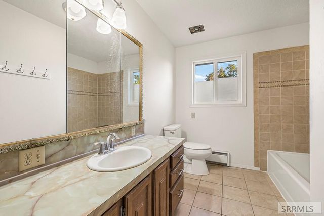 2424 E 244 N, St Anthony, ID 83445