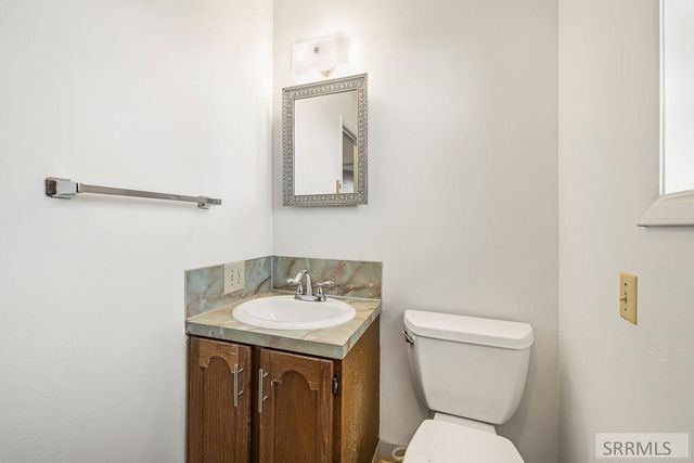 2424 E 244 N, St Anthony, ID 83445