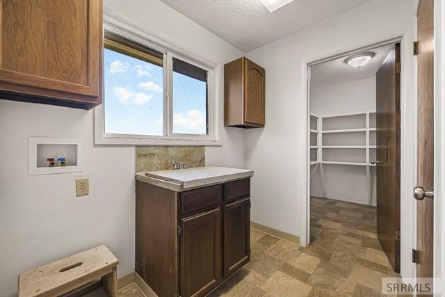 2424 E 244 N, St Anthony, ID 83445