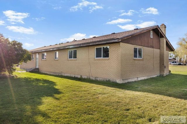 2424 E 244 N, St Anthony, ID 83445