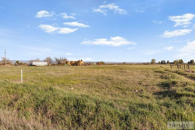 2424 E 244 N, St Anthony, ID 83445