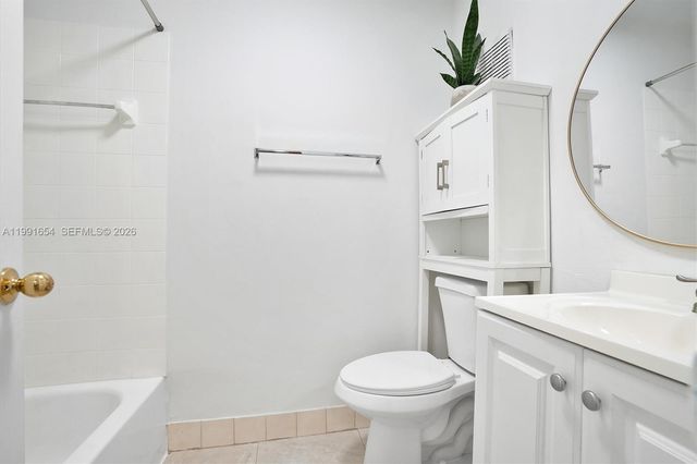 6723 NW 188th Ter, Hialeah, FL 33015