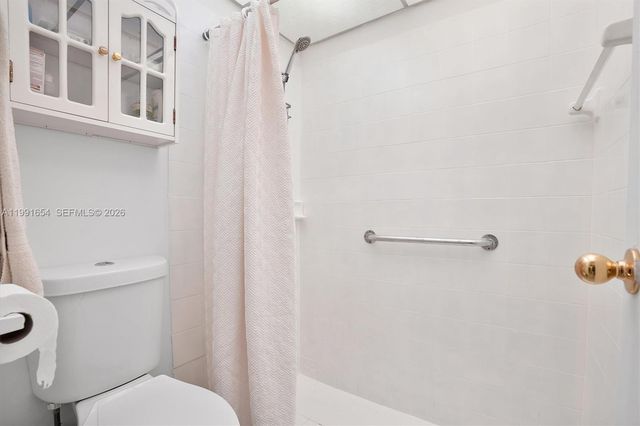 6723 NW 188th Ter, Hialeah, FL 33015