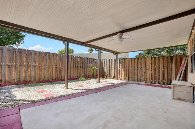 6723 NW 188th Ter, Hialeah, FL 33015