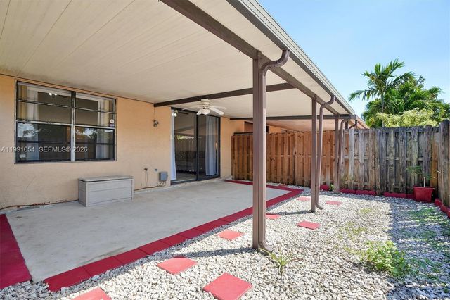 6723 NW 188th Ter, Hialeah, FL 33015