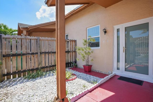 6723 NW 188th Ter, Hialeah, FL 33015