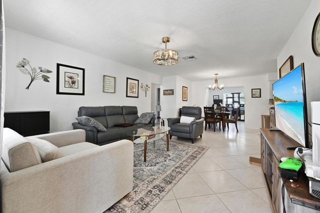 7207 NW 92nd Avenue, Tamarac, FL 33321