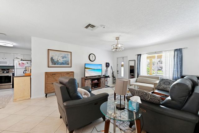 7207 NW 92nd Avenue, Tamarac, FL 33321