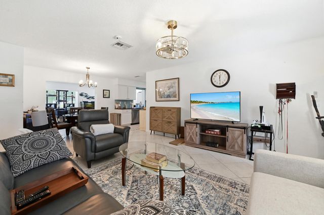 7207 NW 92nd Avenue, Tamarac, FL 33321