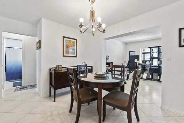 7207 NW 92nd Avenue, Tamarac, FL 33321