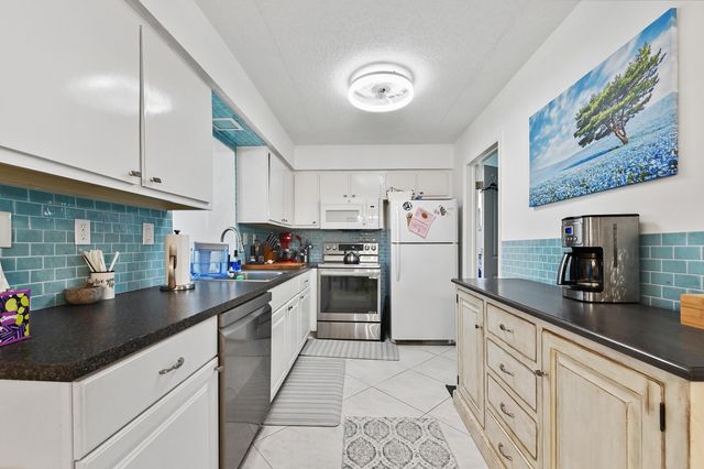 7207 NW 92nd Avenue, Tamarac, FL 33321