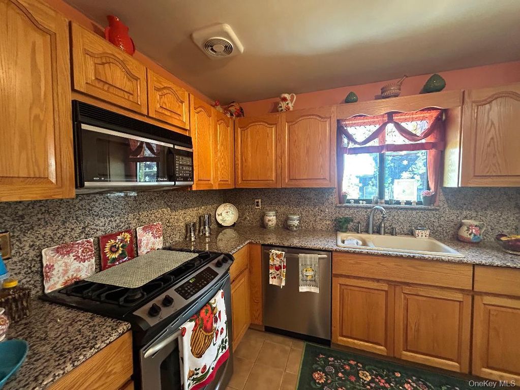 14-12 136th Street, College Point, NY 11356 — photo 3