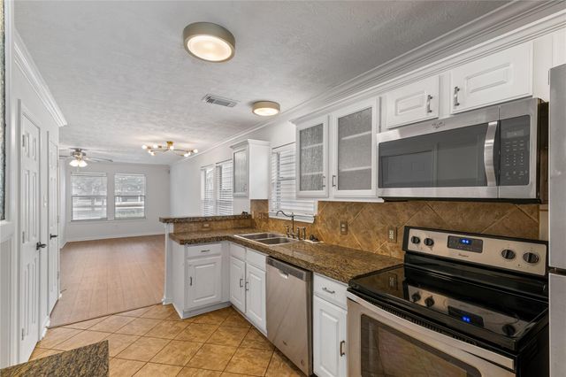 1216 Cleveland Street, Houston, TX 77019