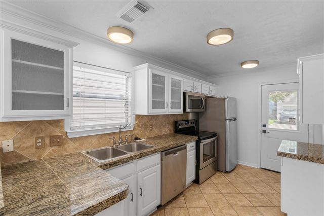 1216 Cleveland Street, Houston, TX 77019
