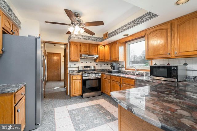 9 TIMBER WOLF DR, Hamilton, NJ 08620