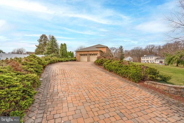 9 TIMBER WOLF DR, Hamilton, NJ 08620