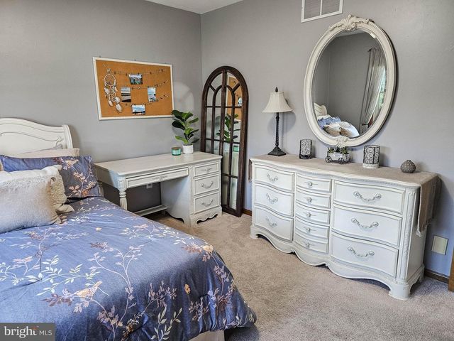 9 TIMBER WOLF DR, Hamilton, NJ 08620