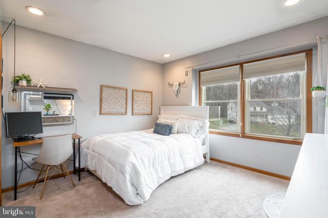 9 TIMBER WOLF DR, Hamilton, NJ 08620