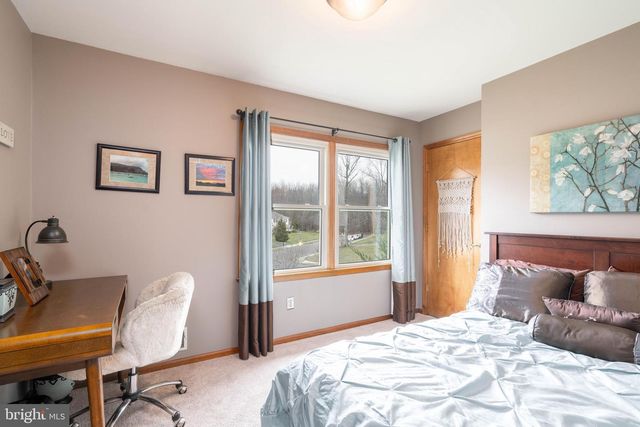 9 TIMBER WOLF DR, Hamilton, NJ 08620