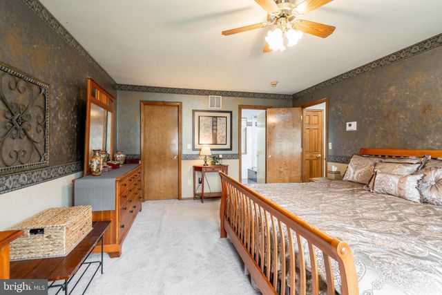 9 TIMBER WOLF DR, Hamilton, NJ 08620