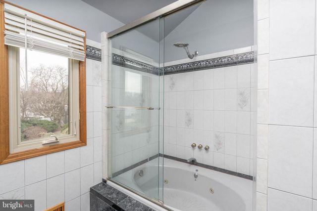 9 TIMBER WOLF DR, Hamilton, NJ 08620