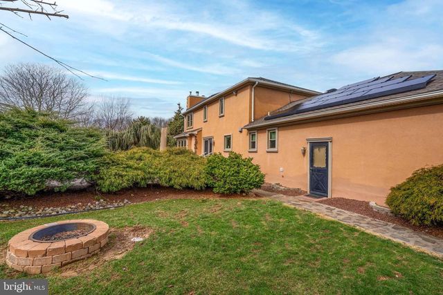 9 TIMBER WOLF DR, Hamilton, NJ 08620