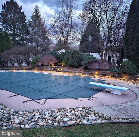 9 TIMBER WOLF DR, Hamilton, NJ 08620