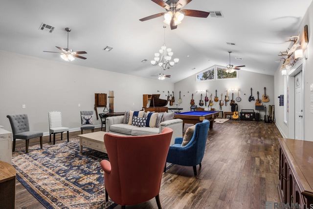 12847 Pleasant Ridge, Walker, LA 70785